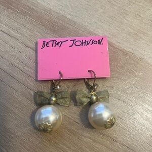 Betsey Johnson Earring